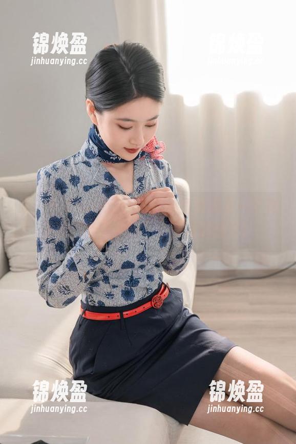 年年Nnian 哇,年年Nnian的私拍中竟然藏着一个兔子的“新年密码”,美图嗨翻了!