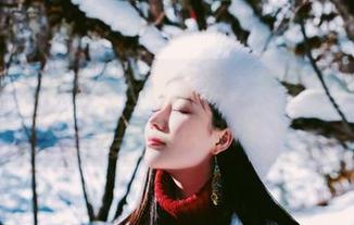 每年时光如白衬衫般淡然，年年Nnian私拍的愉快味道