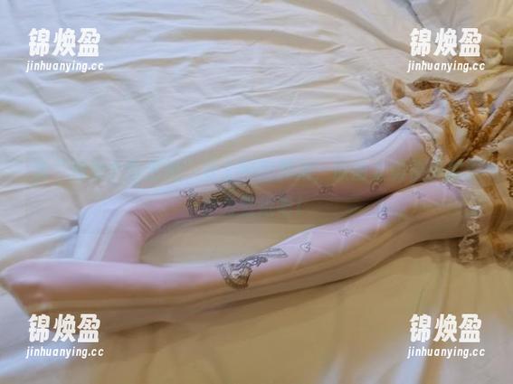 想要个公主抱 当“想要个公主抱”穿上民国旗袍,原图太美快来把它作为壁纸吧!