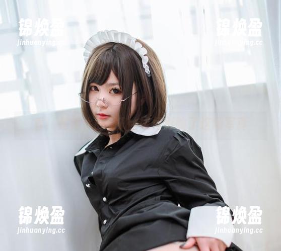 是青水 看!是青水的破T恤如何影响了这场写真