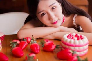 果团网 – 这里是周妍希婚纱全集，按下快门的一刹那，她竟然没挑剔摄影师？