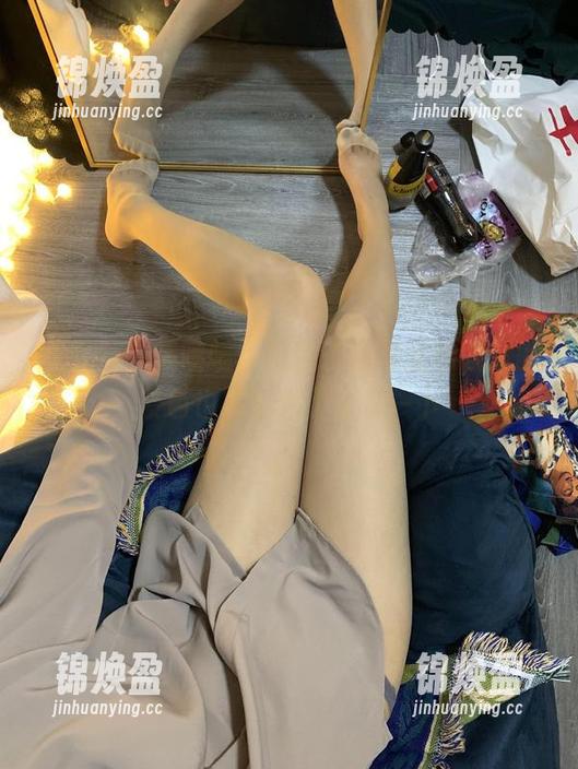 微密圈 - 啧啧啧，桃脱了的裸足和眼前的景色也是太绝了分享一下