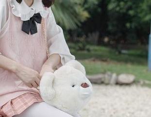 森萝财团 – 原图就是小夜穿的体操服，难道这是重返青春的呼唤？