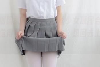 森萝财团教室里的jk白丝少女原图合集，忽然觉得自己也像个学生，想回去上课了！