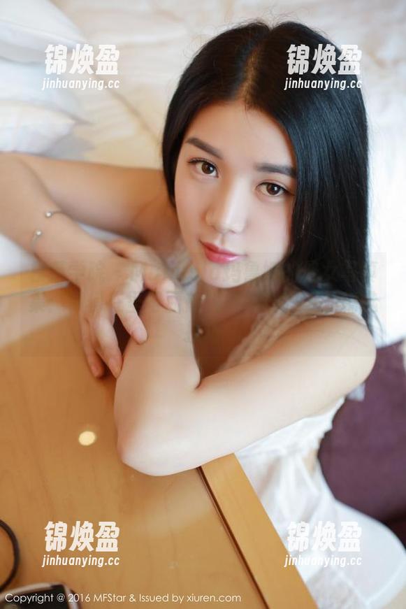 模范学院-Manuela玛鲁娜 模范学院 - Manuela玛鲁娜的修女写真集:如何在圣母面前也敢摆POSE的精选技巧