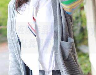 模范学院 – 在图库里转悠，lingyu69的短裤让我忍不住犯花痴。