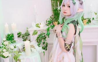 校园里的爆机少女喵小吉，原图表现得像个小精灵！