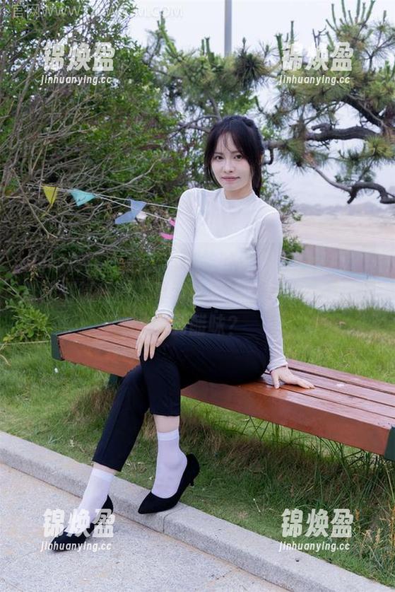 物恋传媒 - 你见过小竹的温柔美图包吗？那种细腻程度，真叫我有点分神…是不是能嗅到醋味？