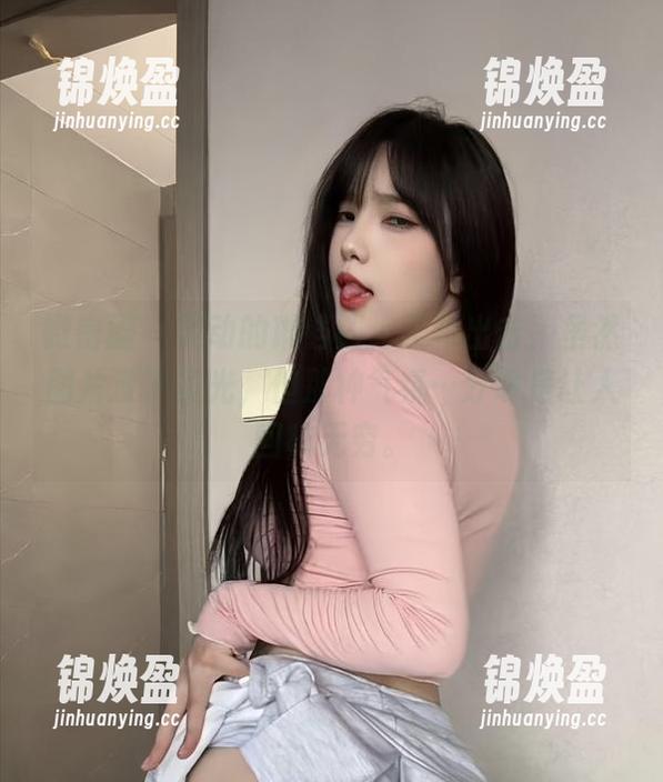 琳铛铛 微密圈 - 灵动的琳铛铛,美脚出击,虽然图片没了圣光,但那种气氛…分明是让人回味无穷。