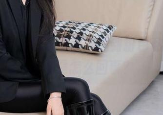 甜予摄影 – 思思带我穿越到粉色私房，里面都是怎么回事？