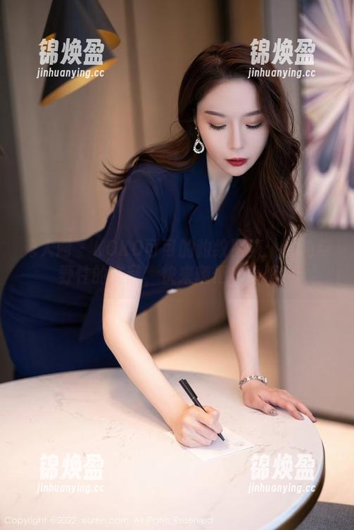 秀人网-KOKO可可 秀人网 - KOKO可可的豹纹图集:时尚与野性的交融,快来随便看看吧!