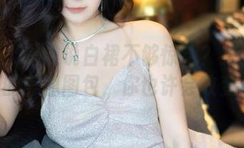 秀人网 – 是谁说白裙不够惊艳？来看tina_甜仔的美图图包，你也许会改变心意！