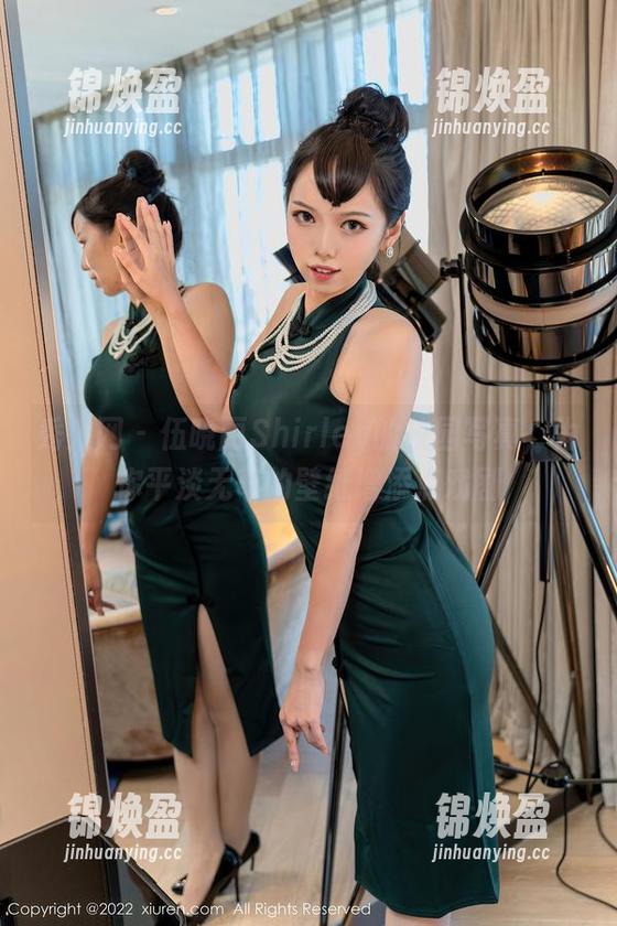 秀人网-伍晓丽Shirley 秀人网 - 伍晓丽Shirley的校园写真,为你平淡无奇的壁纸增添点戏剧