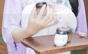 秀人网 – 毛衣从不求上进，安妮Tess的写真可是真正的下载王
