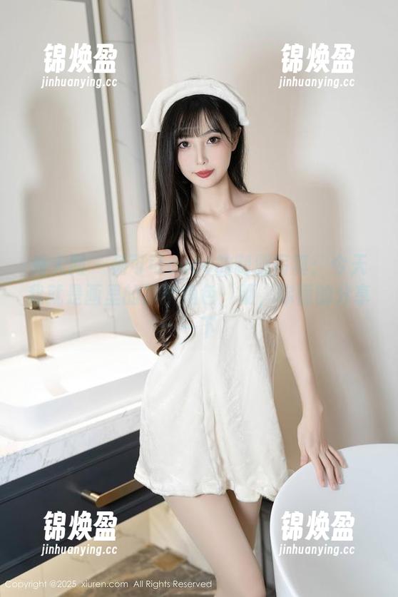 秀人网-杨可可coco 秀人网 - 杨可可coco的制服写真:今天我就是画里的那个角色,呃,你懂的分享一下