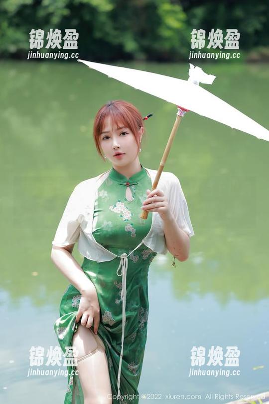 秀人网-林文文 秀人网 - 看!林文文的写真和我晚上出门时穿的皮衣,完全是两个维度的存在!