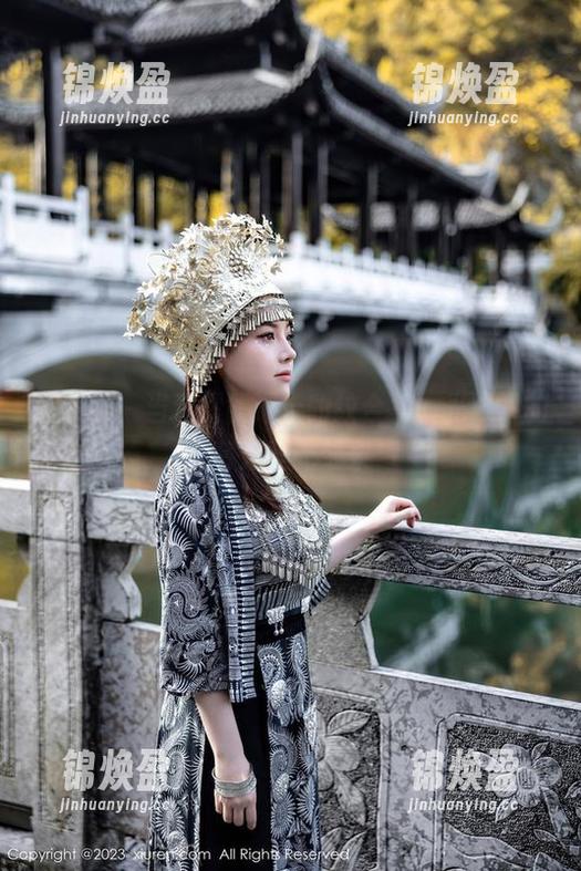 秀人网-江露露 秀人网 - 当江露露遇上豹纹合集,光照下的毫无圣光效果