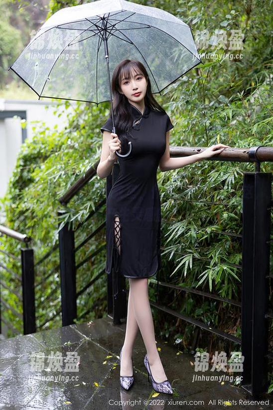 秀人网-王伊纯 秀人网 - 王伊纯教室,作品难道就是在这里产生灵感的?
