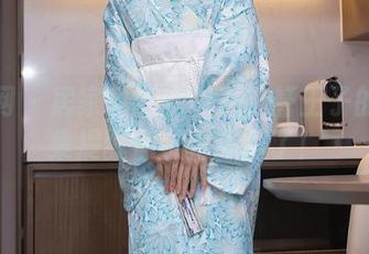 秀人网 – 居家也能高贵？轩轩王子的写真集提醒你别把家撞了！