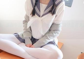 稚乖画册 – 原图中的吉他少女，赤西夜夜的魔法正在发挥，谁能抗拒这样的观看？