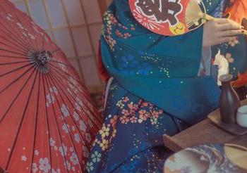 菠萝社 – 瞧瞧这双棉袜，柳侑绮的免费图包，不知道心里在想什么呢～