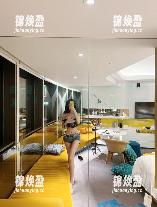 葛征 微密圈 - 葛征的泳衣?是“游泳”还是“游荡”?帅气背影快来见识!图片资源请自取