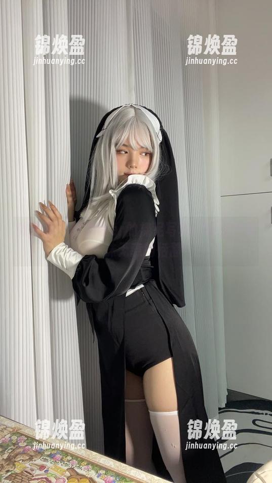微密圈 - 葱油饼er的裸足写真：原图中那一抹无意的恬静