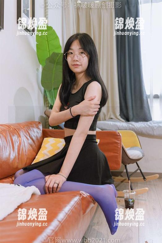 袜啵啵 - 小甜豆的魔法时刻：她的小魔女装，难道真的能变出惊喜？