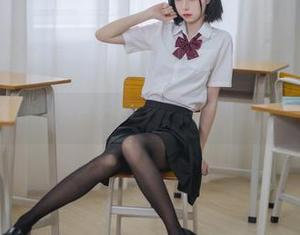 警惕！许岚LAN的黑丝女警写真，资源中藏着致命的吸引力。