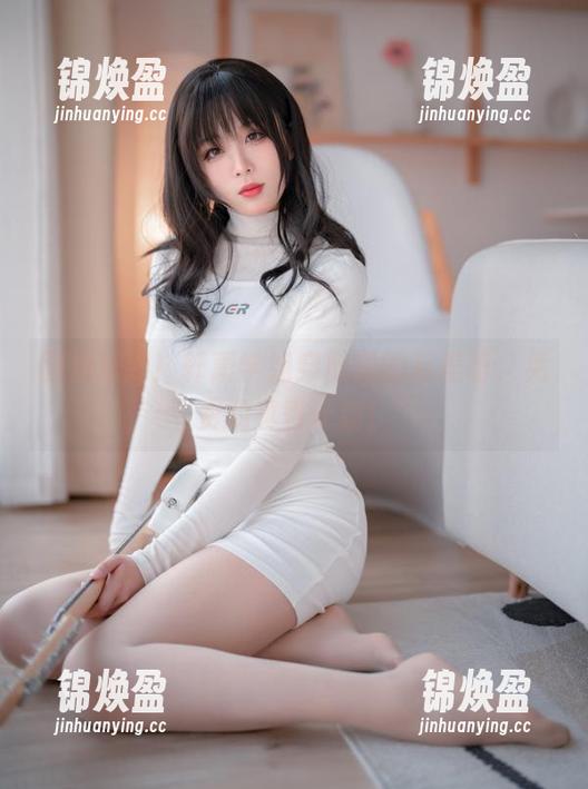 轩萧学姐 图包送到!轩萧学姐穿肚兜的反差萌,免费的真香计划!