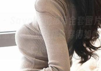 青豆客 – Sayaka的吊带全套图片，想知道她是怎么做到把这搭配穿得如此‘不拘一格’的？