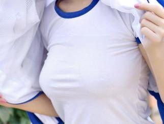 青豆客 – 歆小兔chobits的教室系列写真：有点童真，又不乏成熟的意味